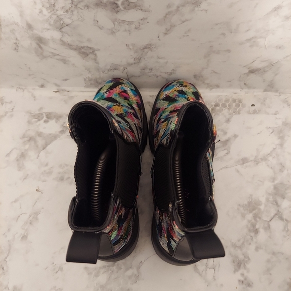 🆕️brand new Betsey Johnson rowann sequin metallic Chelsea boots - Picture 5 of 9